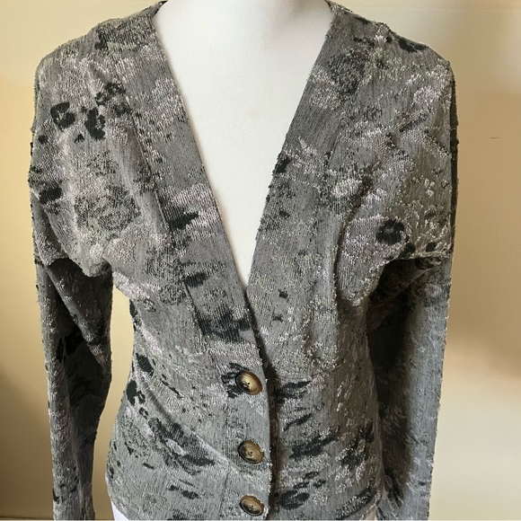 Free People Gray Floral Carolina Cropped Button Front Cardigan size Small - Picture 4 of 8